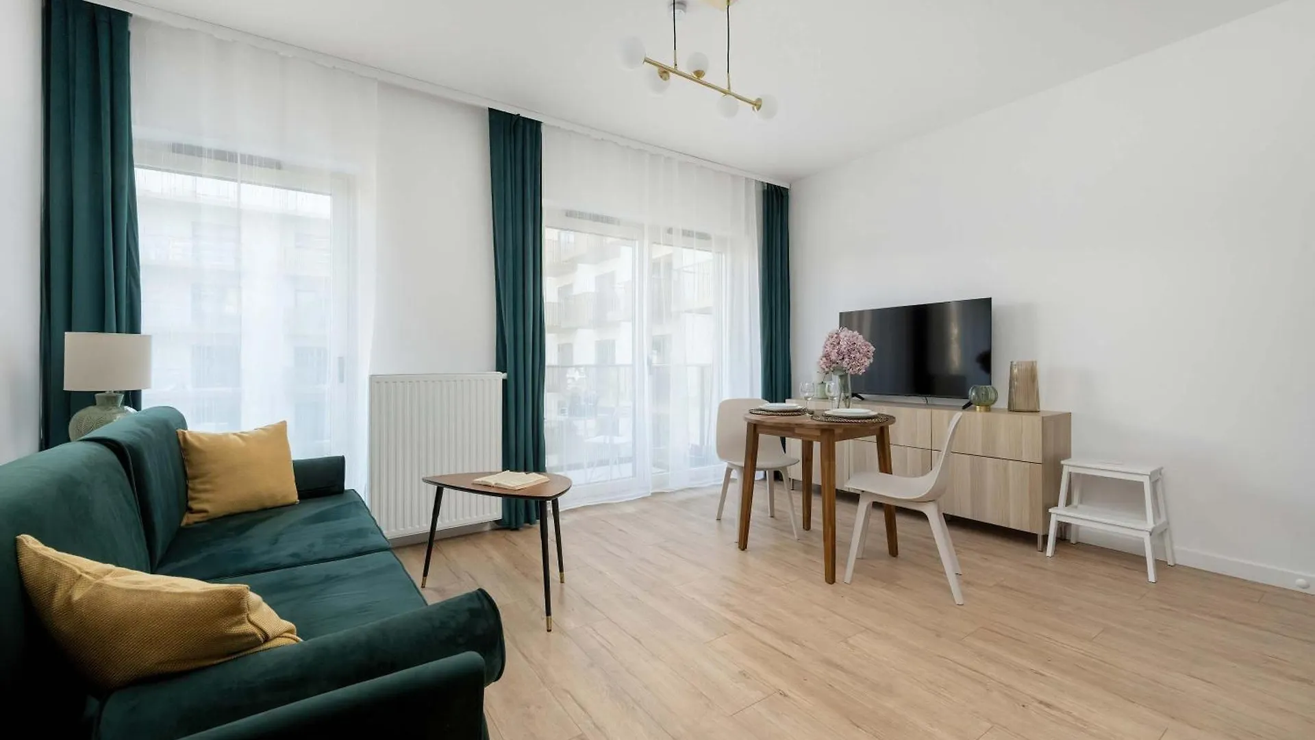Stylish Apartments With Balcony & Parking In The Old Town Of Wroclaw By Noclegi Renters 0*,  Polen