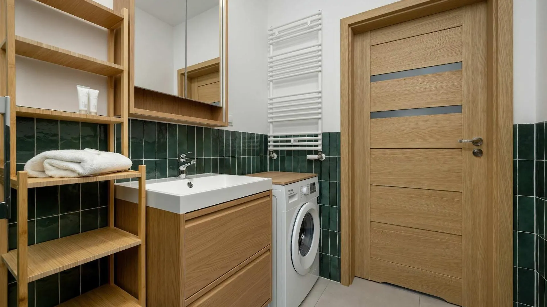 Stylish Apartments With Balcony & Parking In The Old Town Of Wroclaw By Noclegi Renters