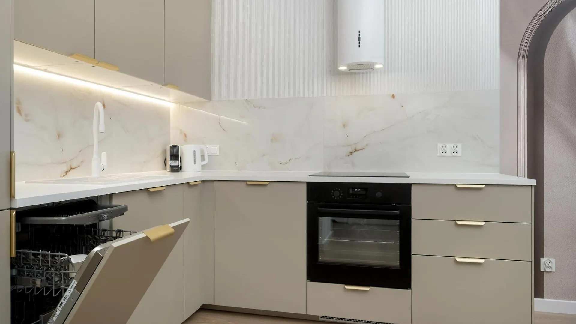Stylish Apartments With Balcony & Parking In The Old Town Of Wroclaw By Noclegi Renters