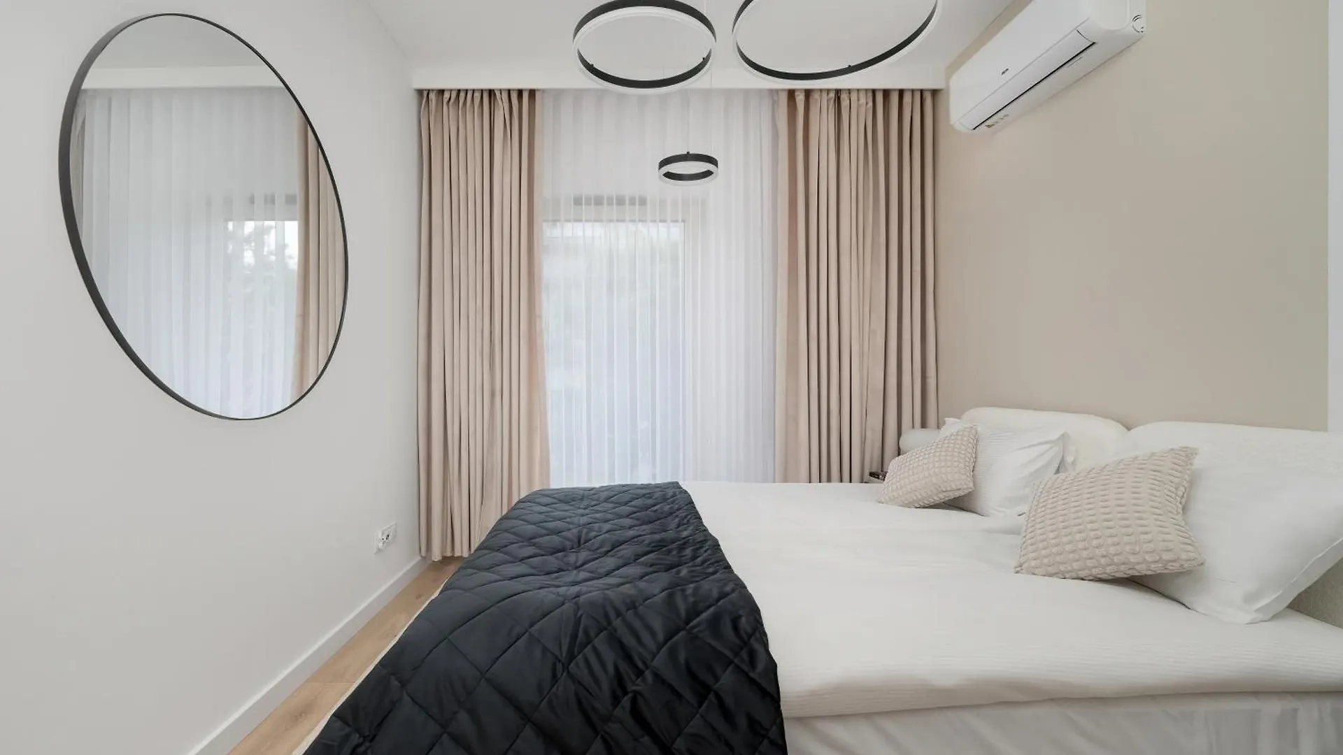 Stylish Apartments With Balcony & Parking In The Old Town Of Wroclaw By Noclegi Renters Polen