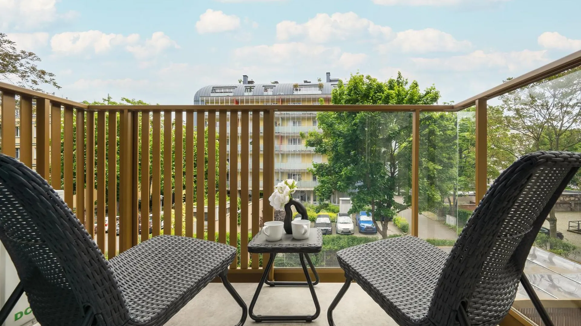 Stylish Apartments With Balcony & Parking In The Old Town Of Wroclaw By Noclegi Renters