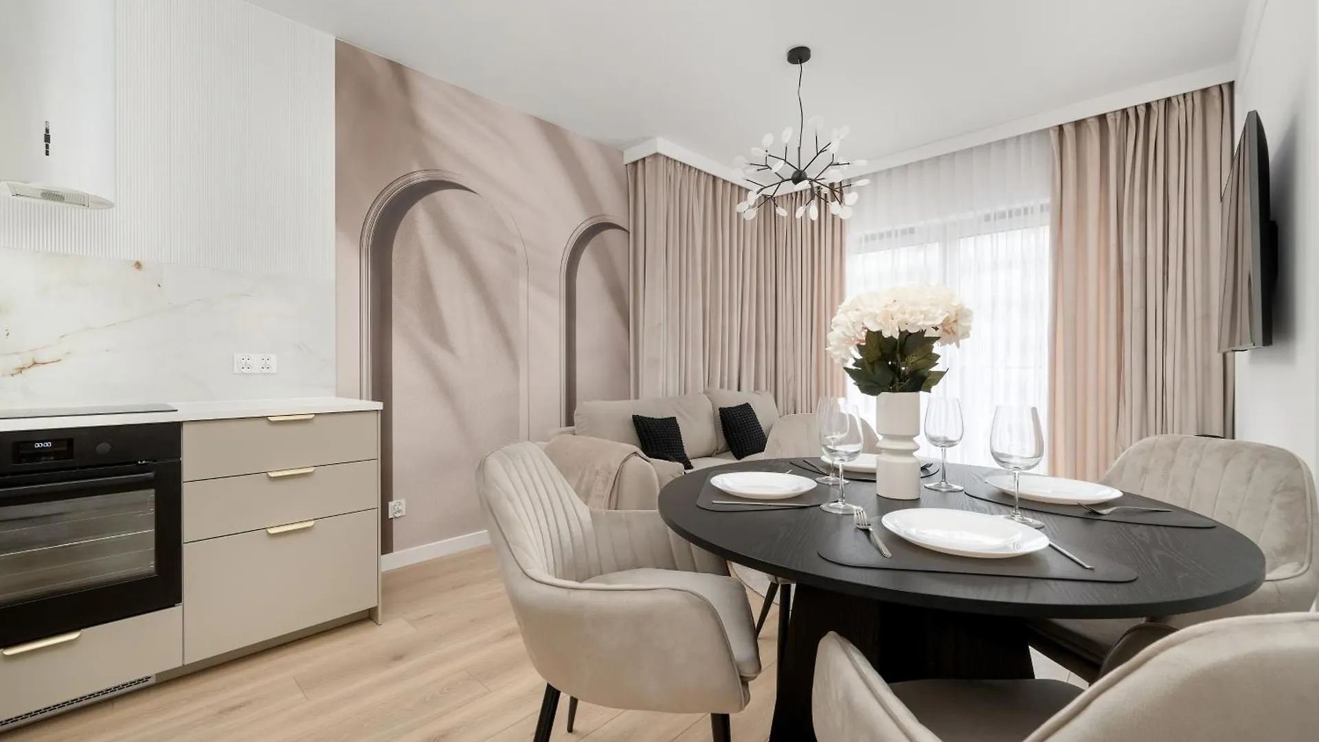 Stylish Apartments With Balcony & Parking In The Old Town Of Wroclaw By Noclegi Renters Polen