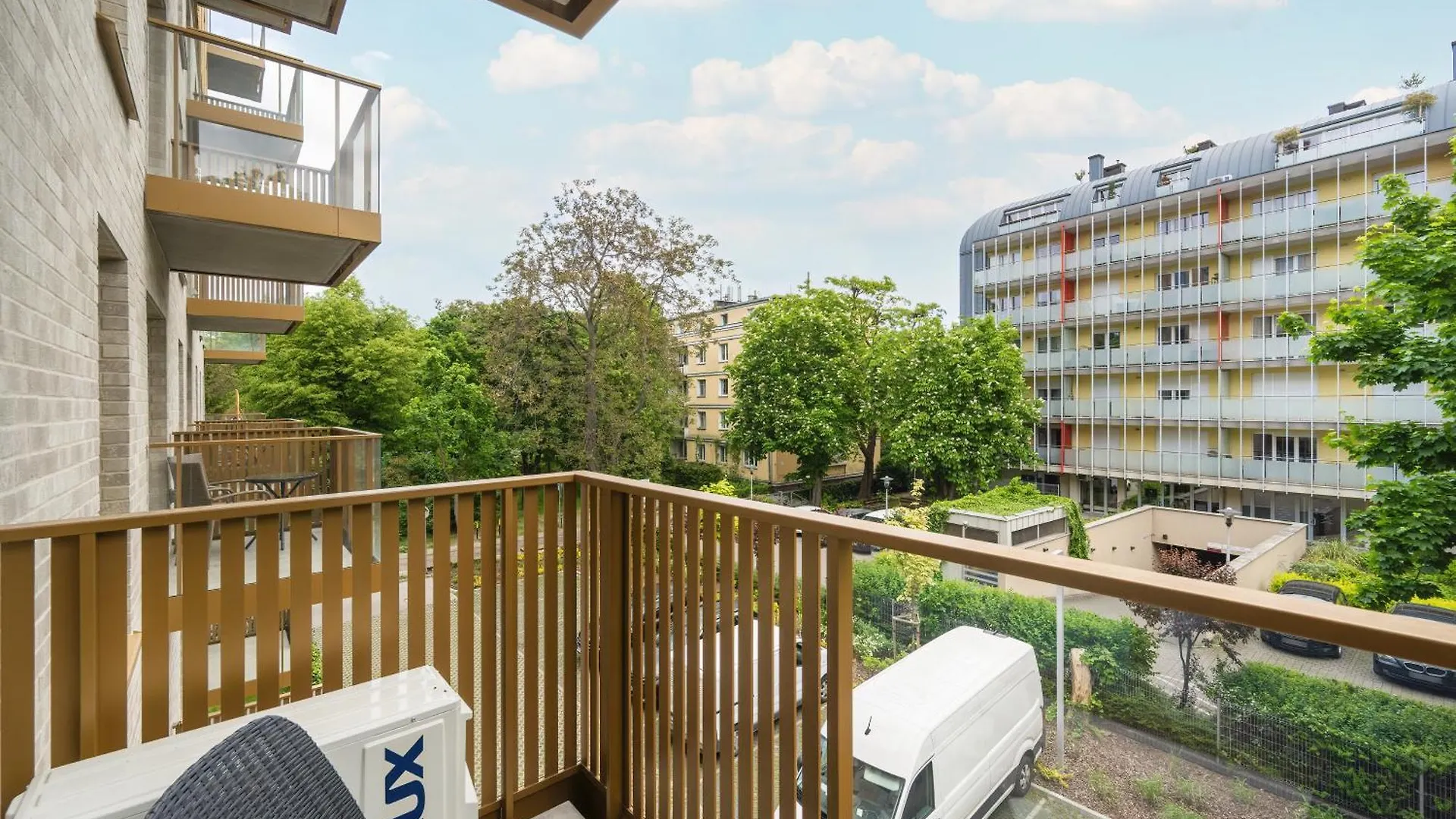 Stylish Apartments With Balcony & Parking In The Old Town Of Wroclaw By Noclegi Renters