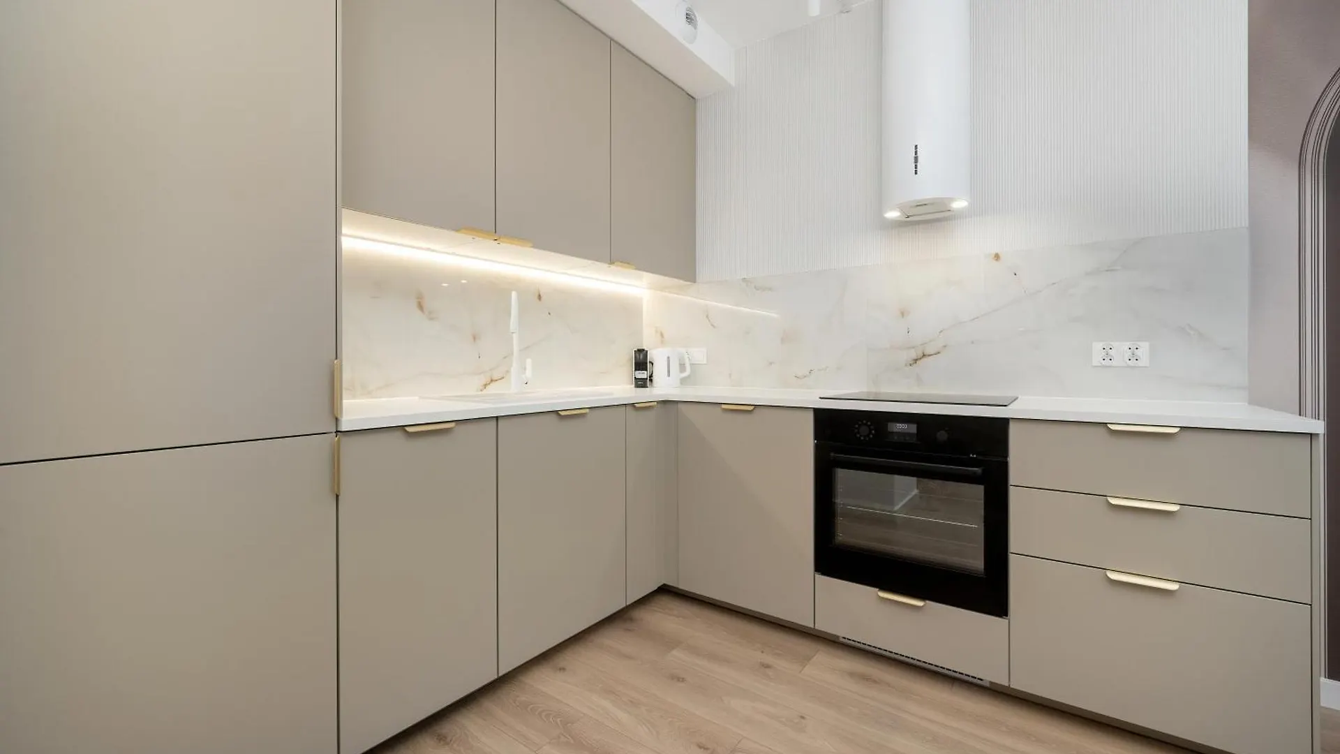 Stylish Apartments With Balcony & Parking In The Old Town Of Wroclaw By Noclegi Renters Polen